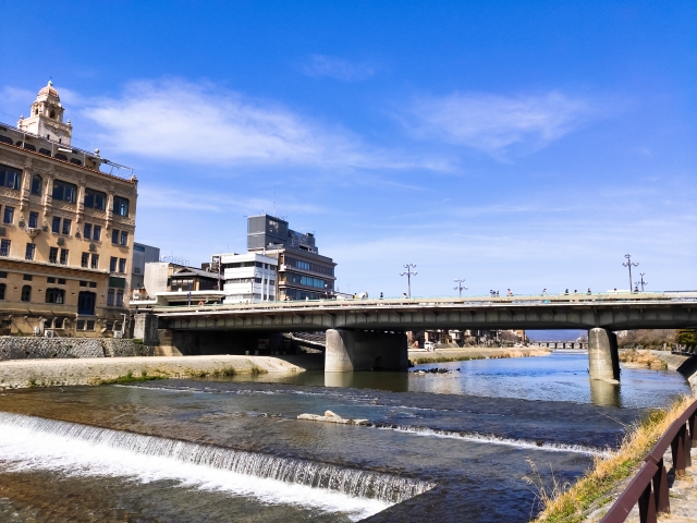 Shijo Bridge & Kamo river